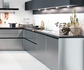 nobilia-kueche-grifflos-inox-silber-modernes-kuechendesign