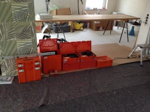 Werkzeuge und Materialien für den Küchenaufbau