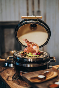Monolith Grill während eines Content-Shootings im Küchenhaus Arnstadt